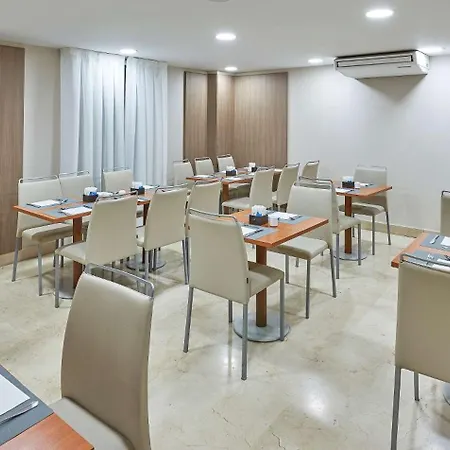 Ξενοδοχείο Nh Ciencias 3*