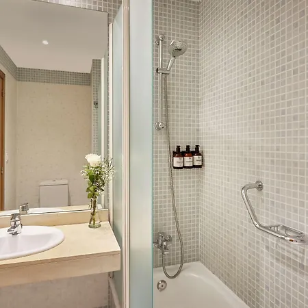 Nh Ciencias 호텔 3*