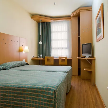 Ξενοδοχείο Nh Ciencias 3*