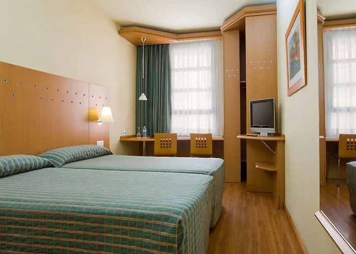 Otel Nh Ciencias 3*