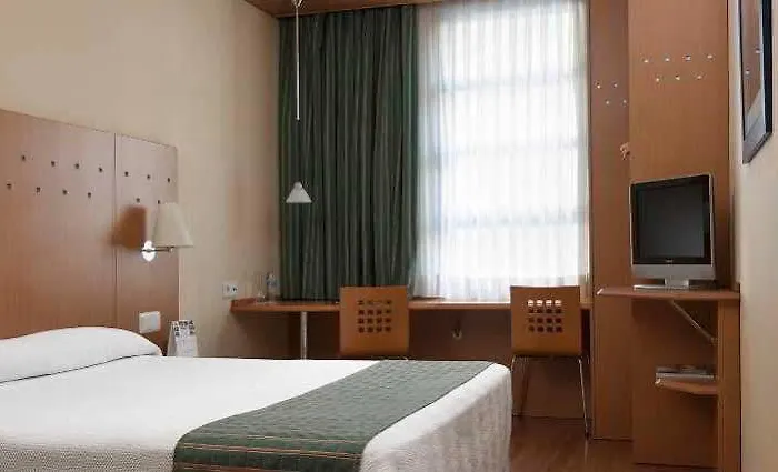 Hotel Nh Ciencias 3*